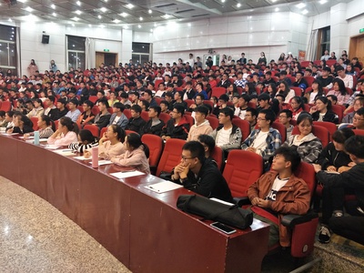 信息学院联合国际教育学院成功举办“如何在大学成就卓越的自己”主题讲座