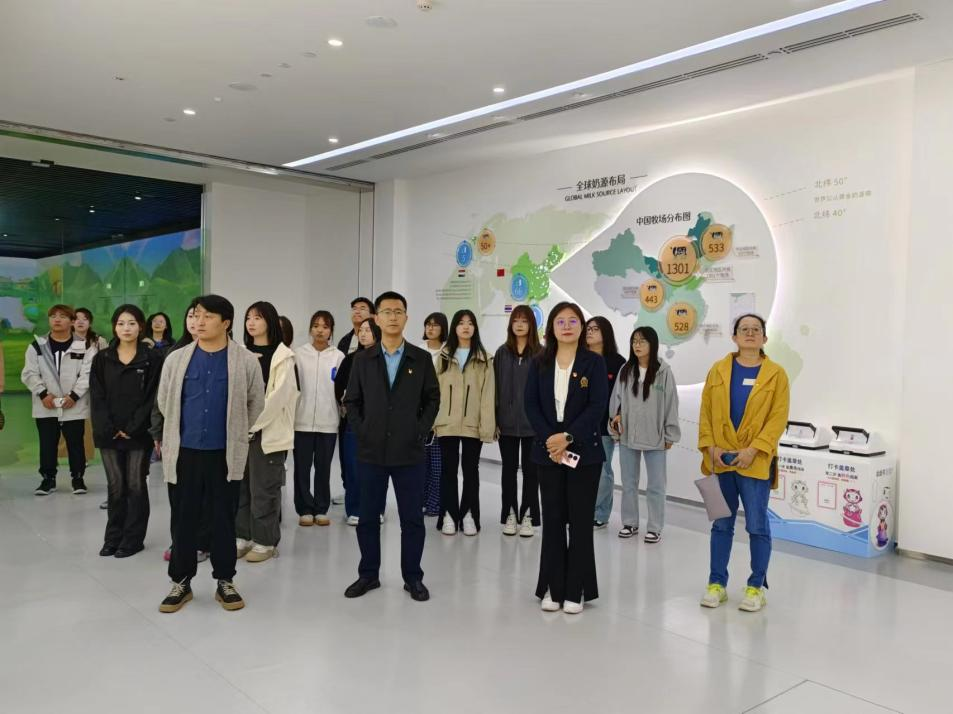 讲好民族团结进步故事，构筑中华民族共有精神家园——卫生管理学院党总支与国际教育学院联合开展第41个全区民族团结进步月宣传教育活动
